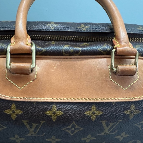 Louis Vuitton Deauville Monogram Handbag GUC - Picture 7 of 16